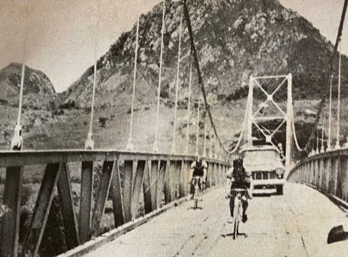 El ciclista del escapulario