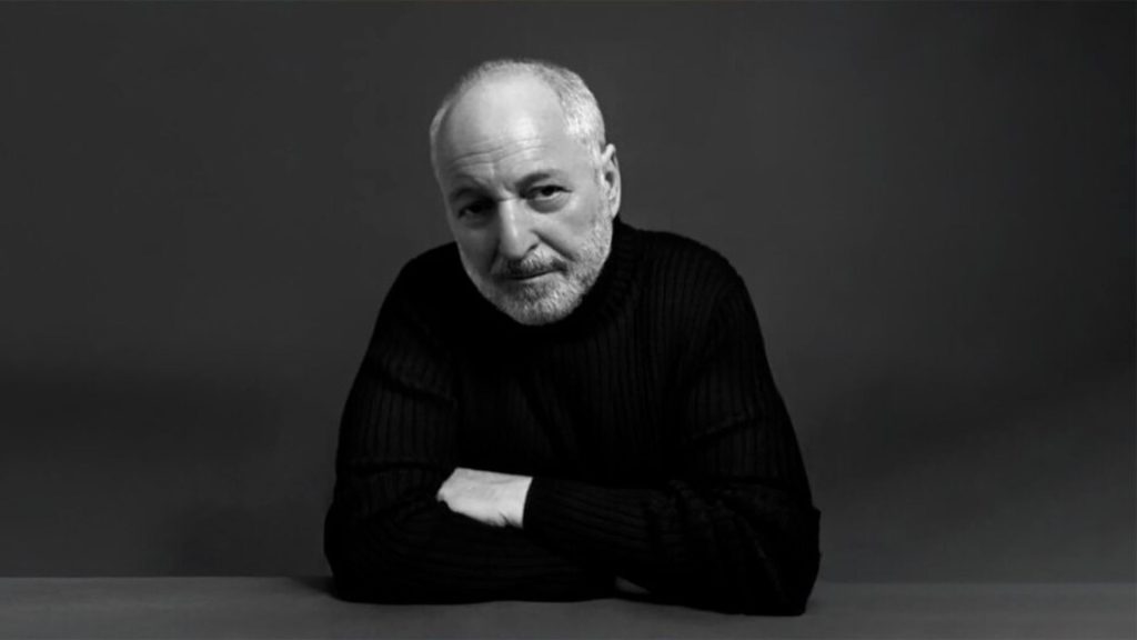 Retrato del escritor André Aciman