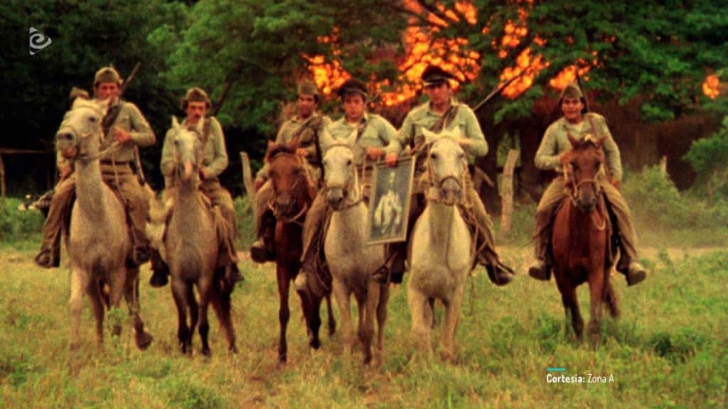 Escena de Canaguaro, de Dunav Kuzmanich, con hombres armados a caballo en los Llanos Orientales. Un caso de censura en el cine y la TV colombiana