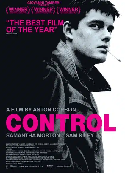 Fotograma en blanco y negro de Control, sobre Ian Curtis