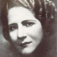 Retrato de la poeta colombiana Laura Victoria